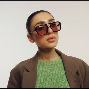 Vehla Eyewear Dixie Sunglasses in Black/Toffee